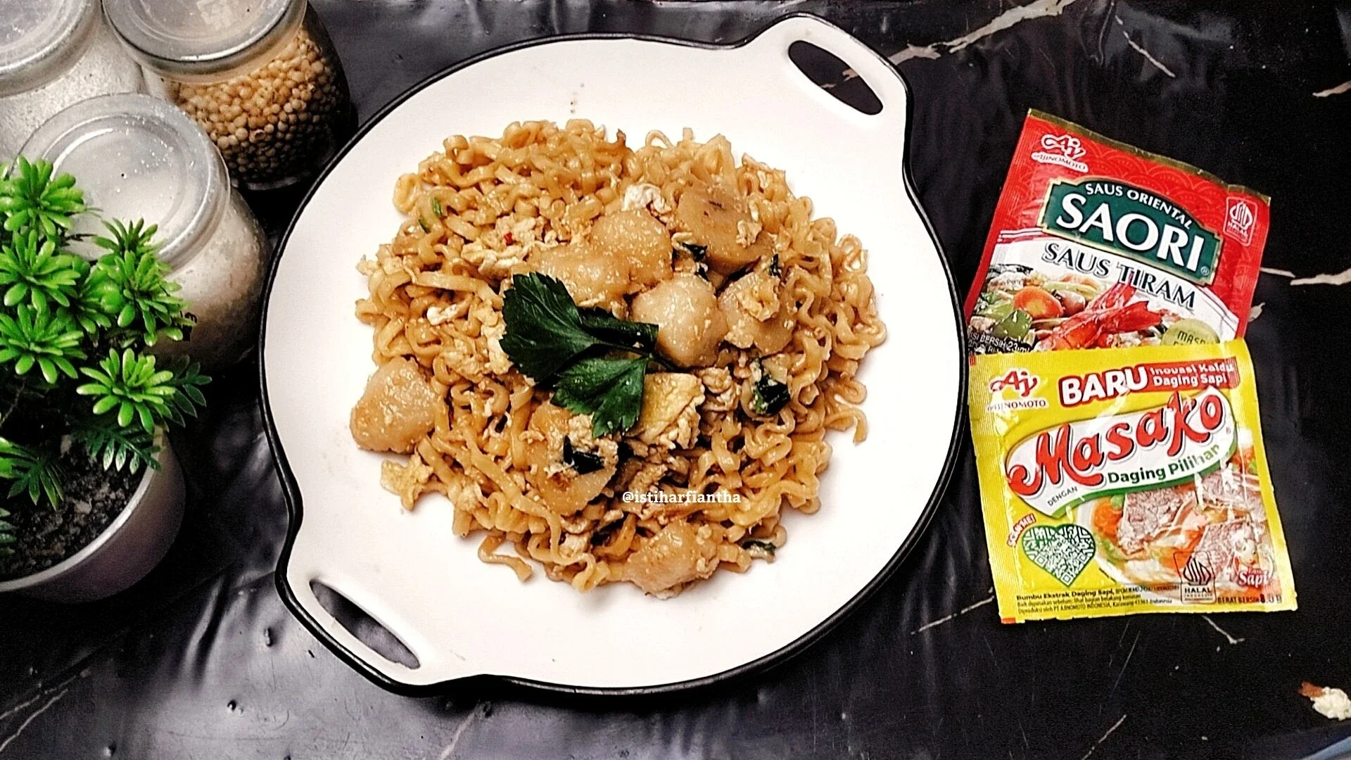 Mie Goreng Keriting Bakso Telur ala SAORI®