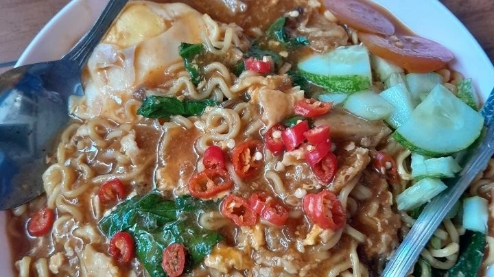 MIE KUAH MANIS PEDAS ala AjiNoMoto®