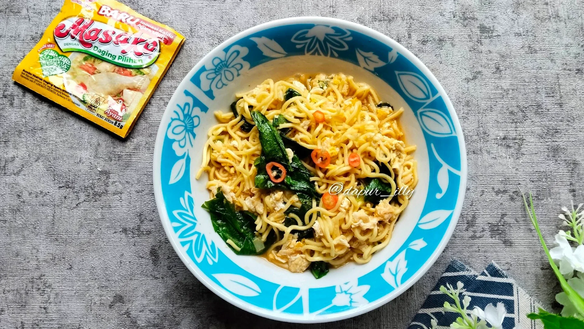 Mie Nyemek Daun Melinjo