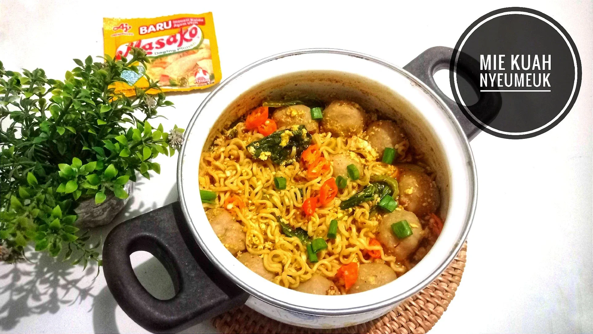 MIE NYEUMEUK