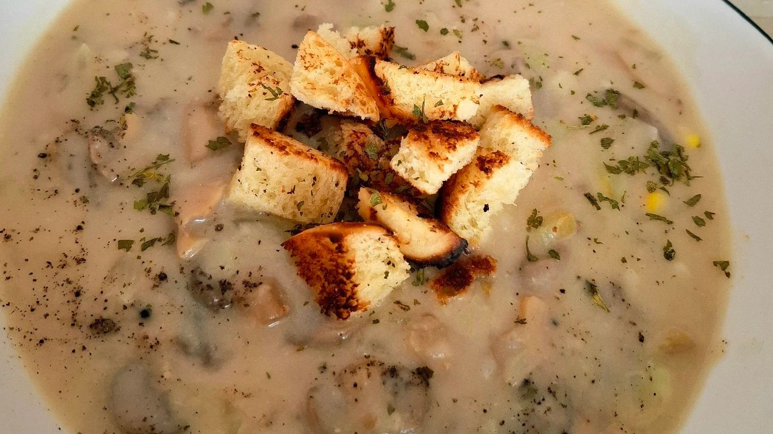 Mushroom Soup with homemade bread 🍞