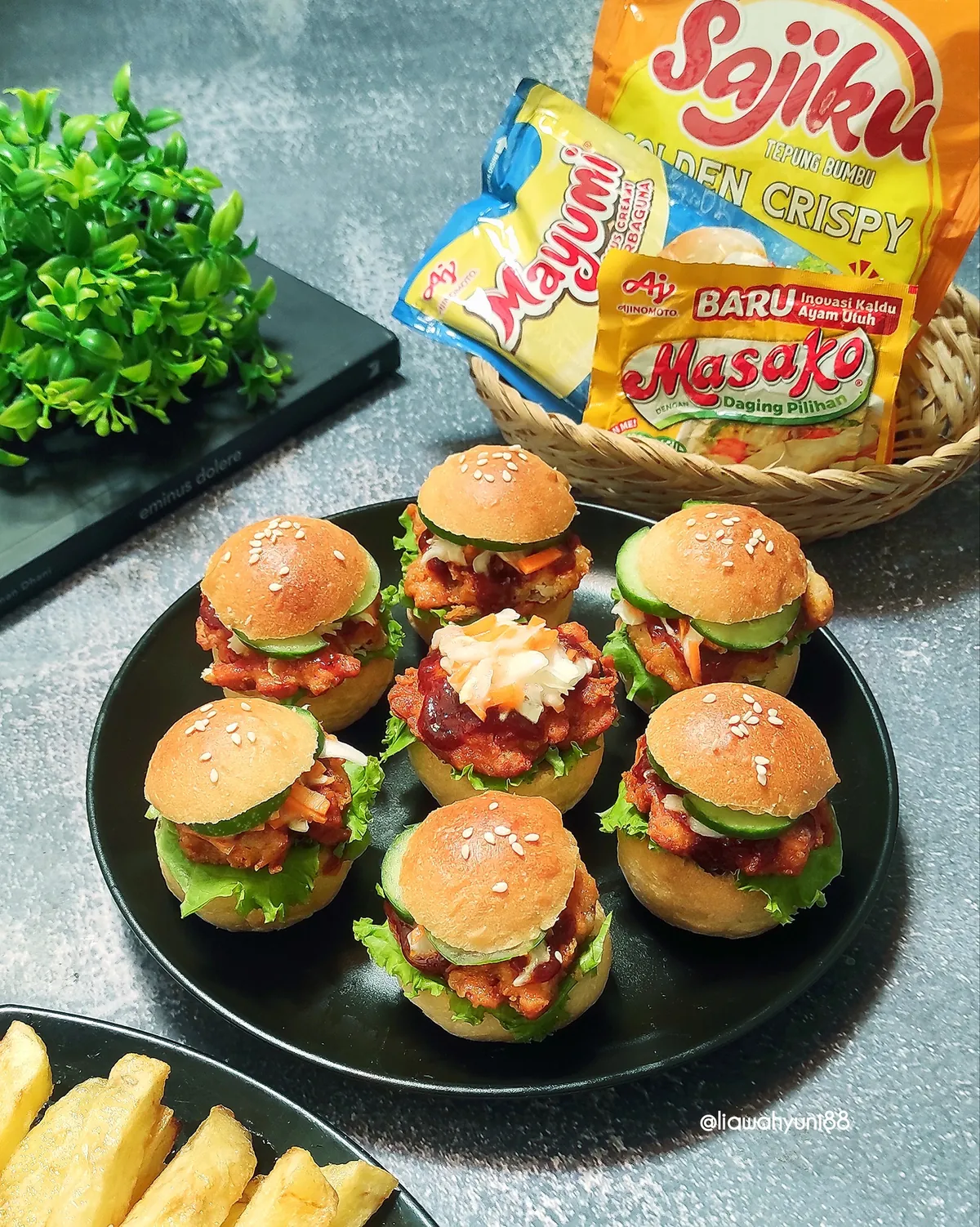 NASHVILLE CHICKEN BURGER