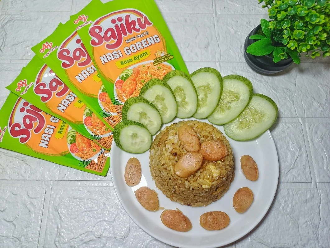 Nasi Goreng Sosis Telur
