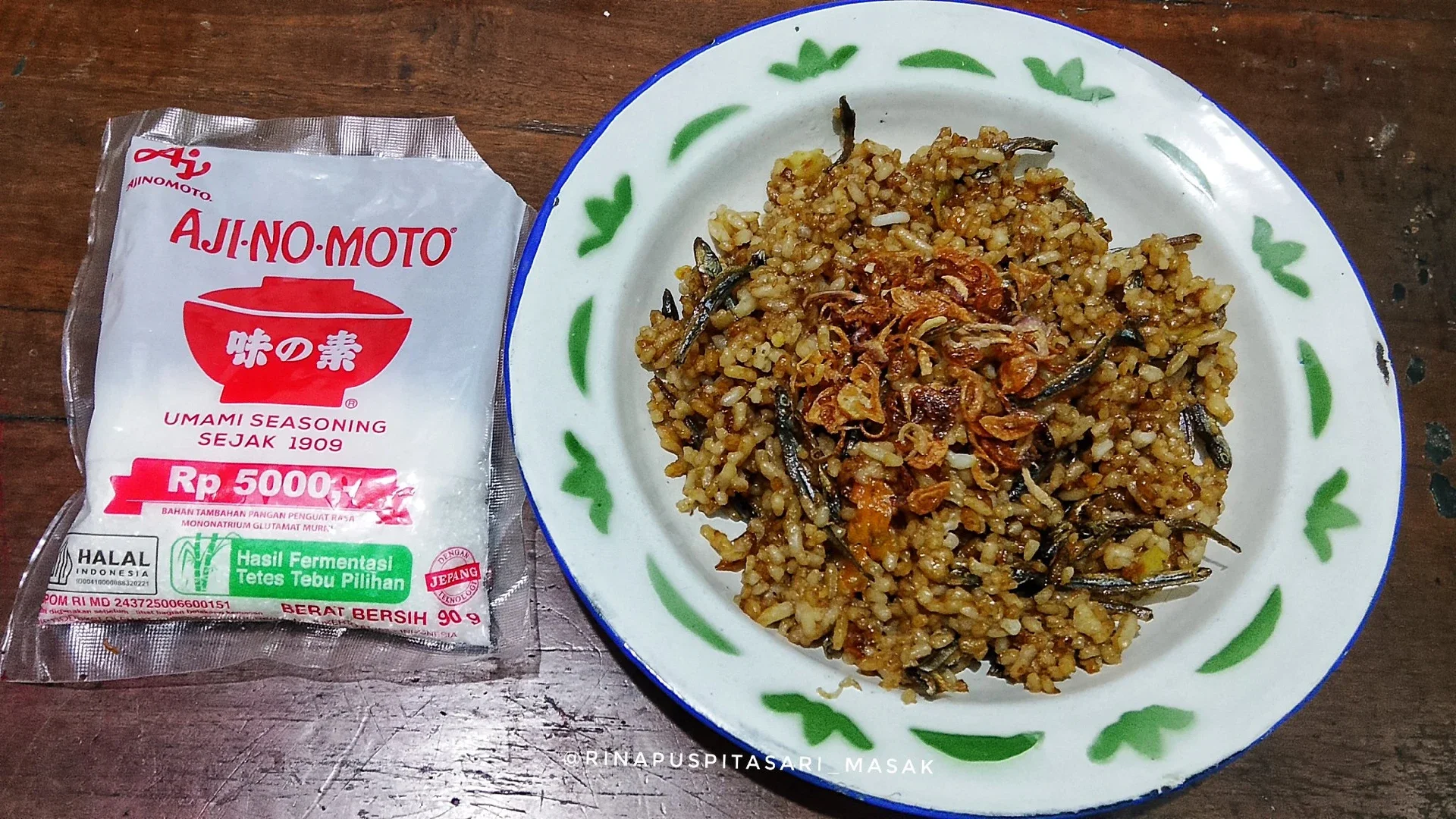 Nasi Goreng Teri Kecap ala AJI-NO-MOTO®
