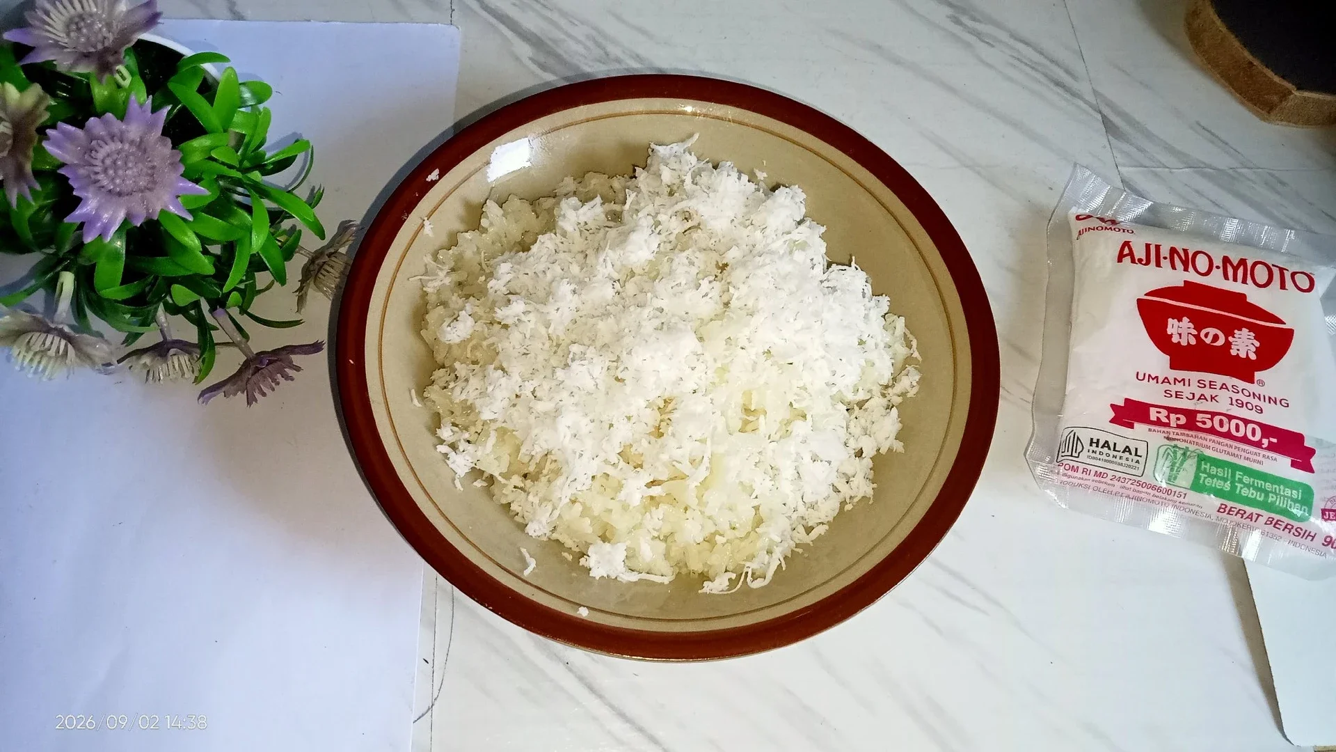 Nasi Ketan kelapa parut 