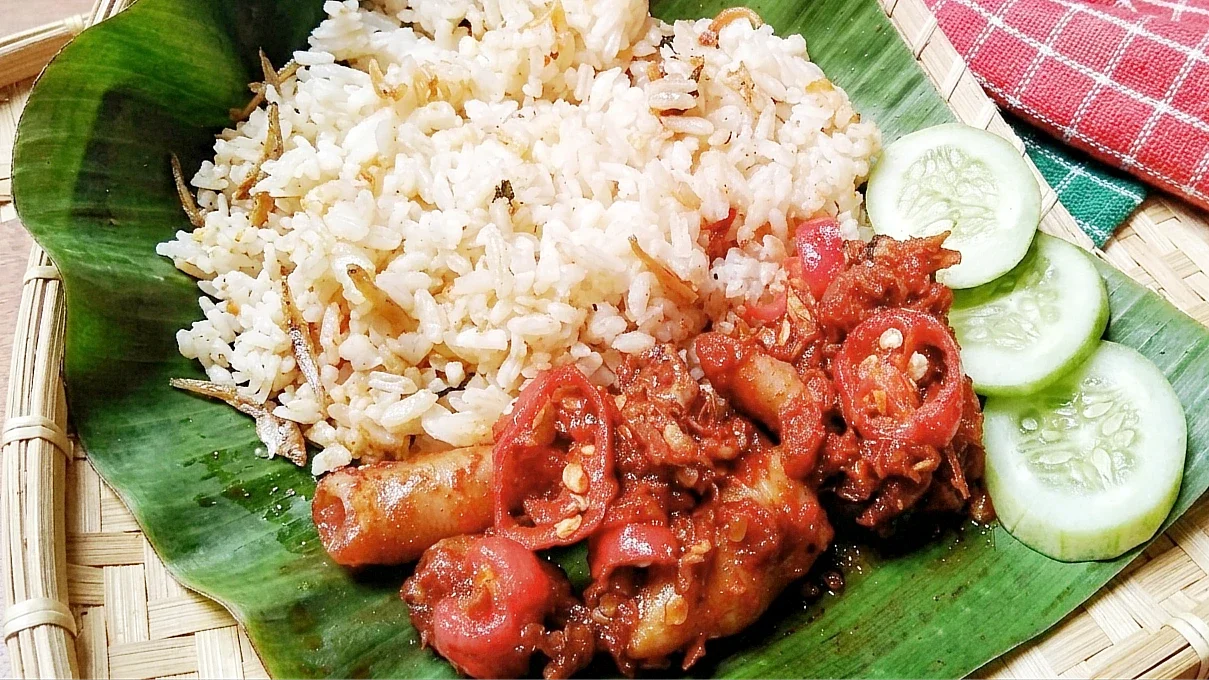 Nasi Liwet Cumi Asin Pedas