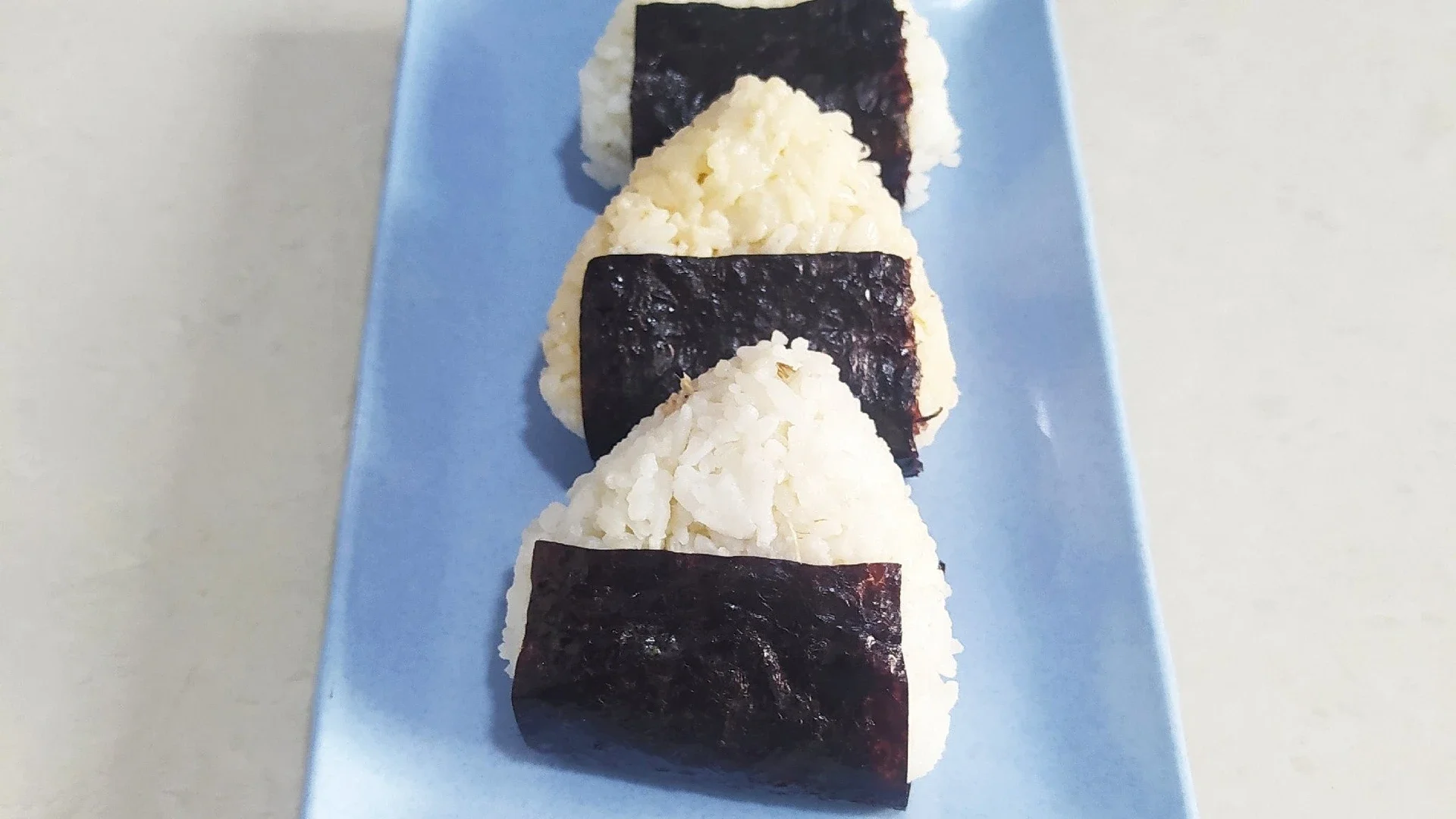 Onigiri Isi Tuna Mayo Khas Jepang