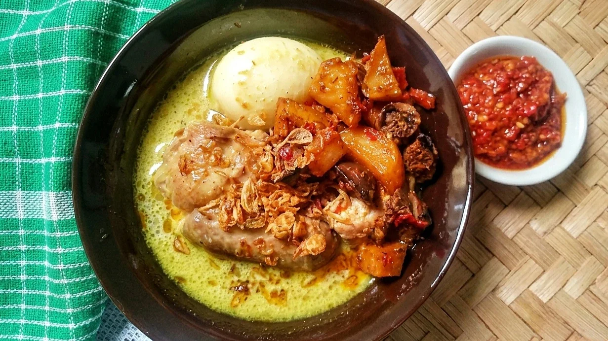 Opor Ayam Kuning