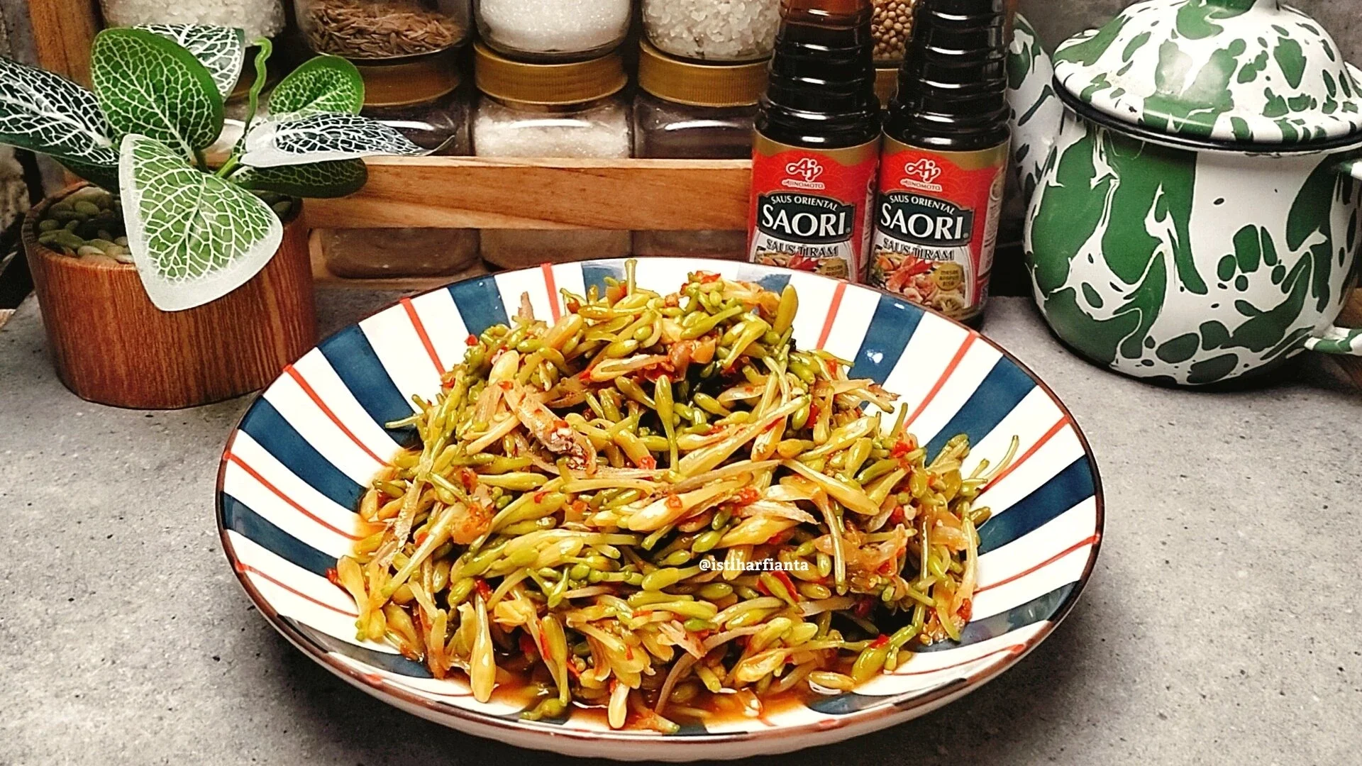 Oseng Bunga Pepaya Saus Tiram Pedas ala SAORI®