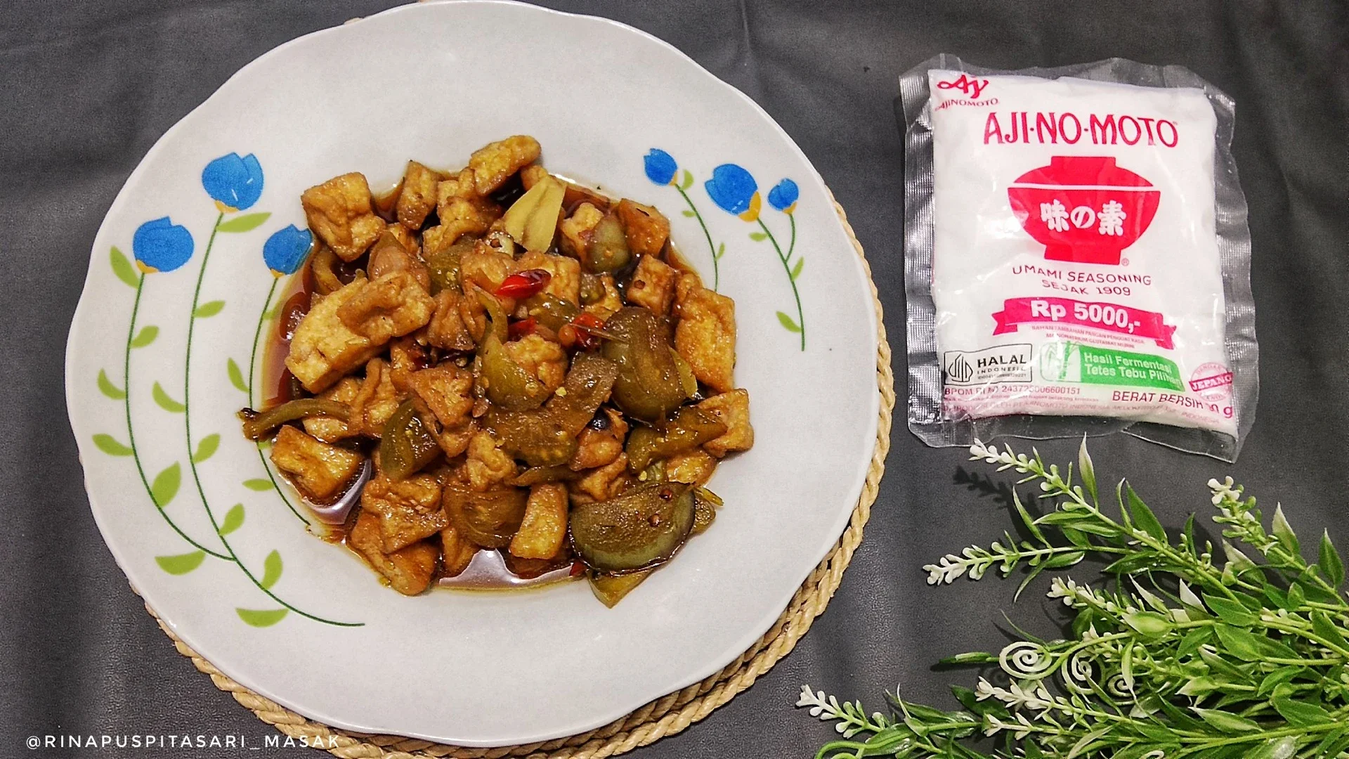 Oseng Tahu Tomat Ijo Kecap ala AJI-NO-MOTO®