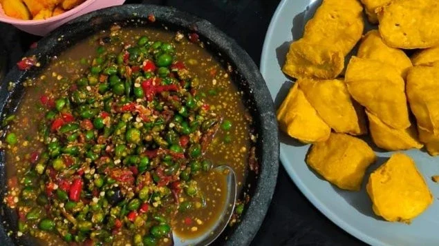 PENCOK KACANG SUPER PEDAS ala AJINOMOTO®