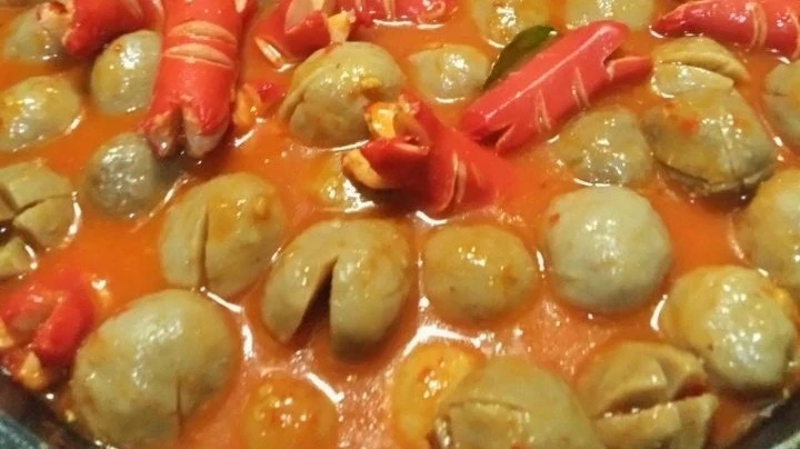 PENTOL BAKSO SOSIS PEDAS ala Aji-No-Moto®