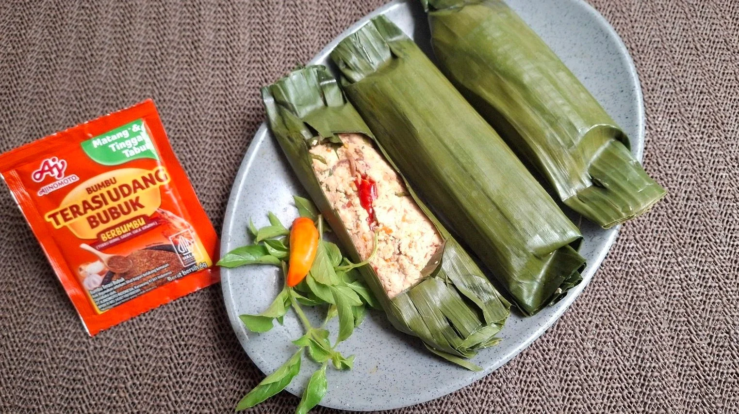 Pepes Tahu Cumi Asin 