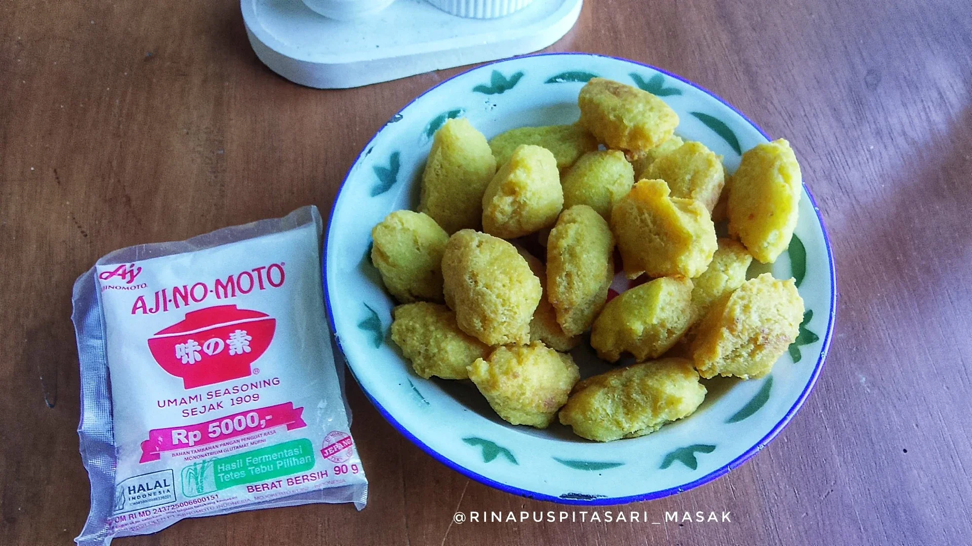 Perkedel Talas Parut Bumbu Kuning ala AJI-NO-MOTO®
