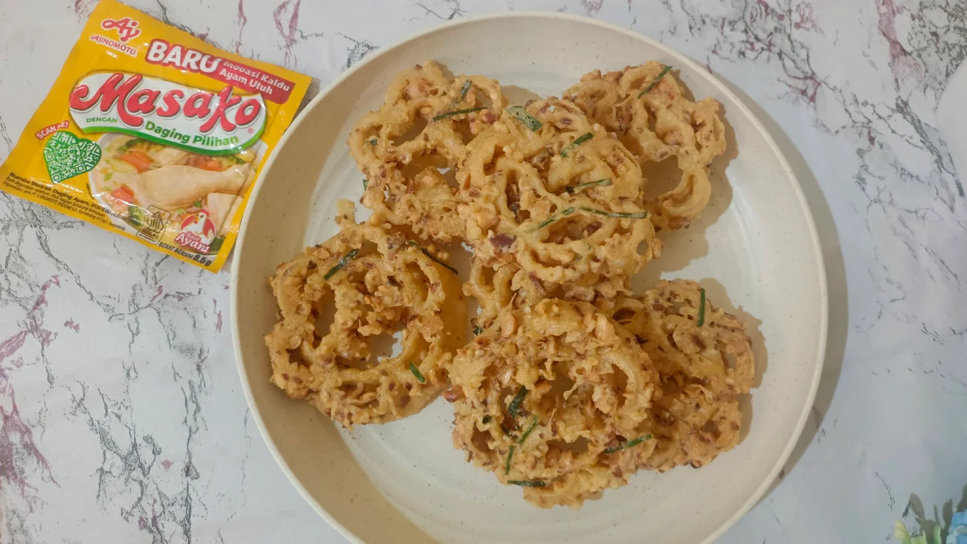 Peyek Kembang Goyang