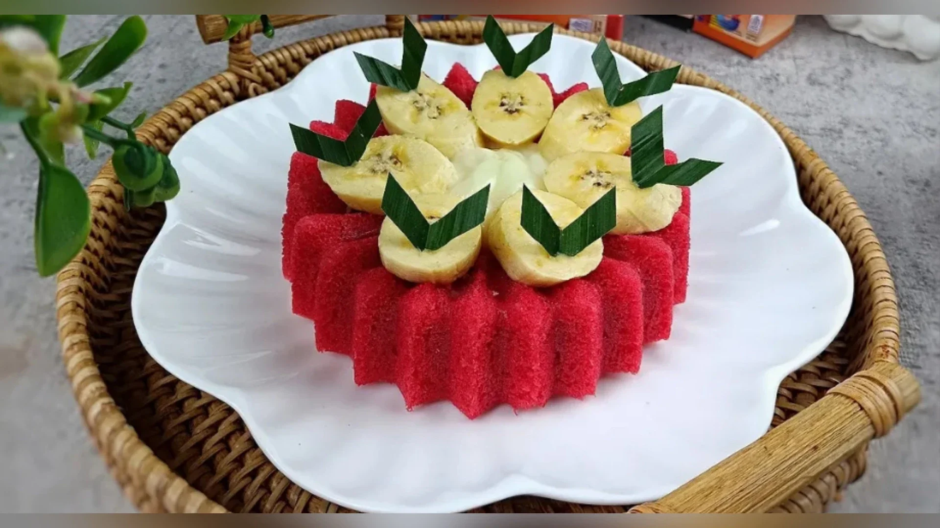 Red Velvet Banana Cake 