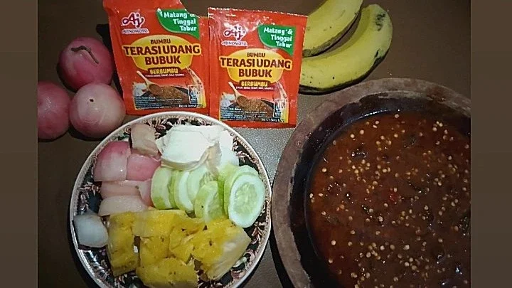 Rujak Buah Ala Ajinomoto Terasi Bubuk Udang 