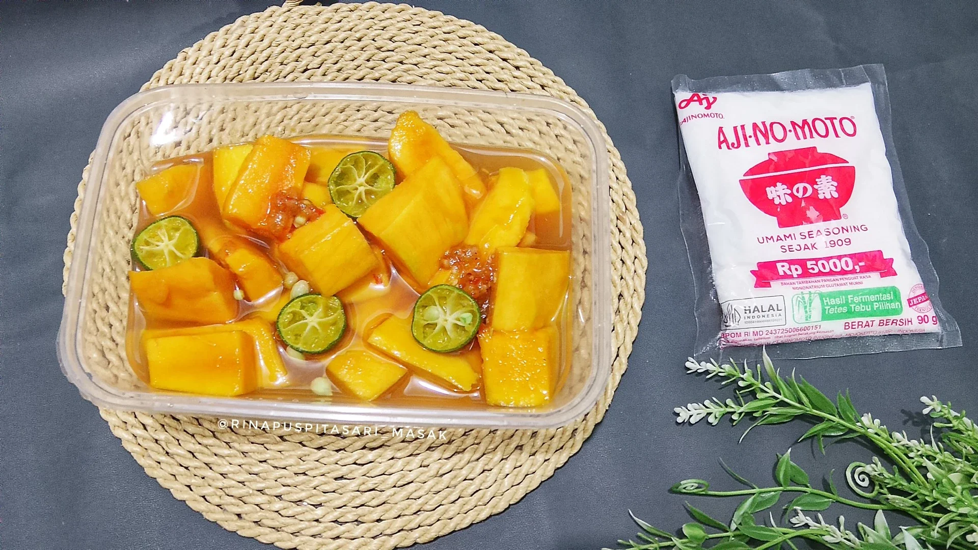 Rujak Mangga ala AJI-NO-MOTO®