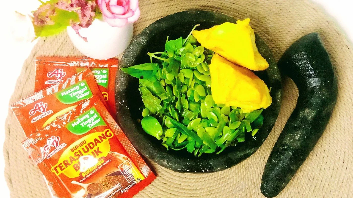 Rujak Petai Cina & Kemangi