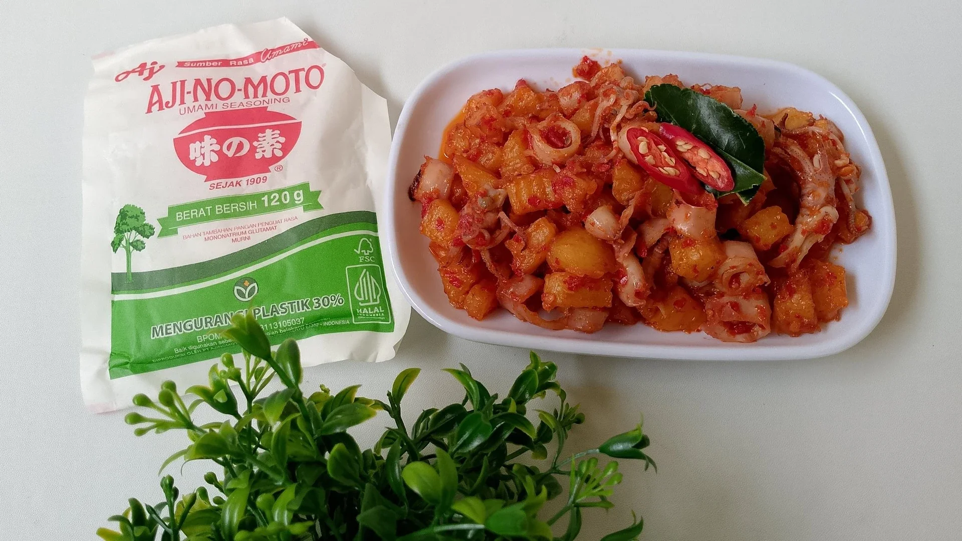 Sambal kentang dan cumi asin