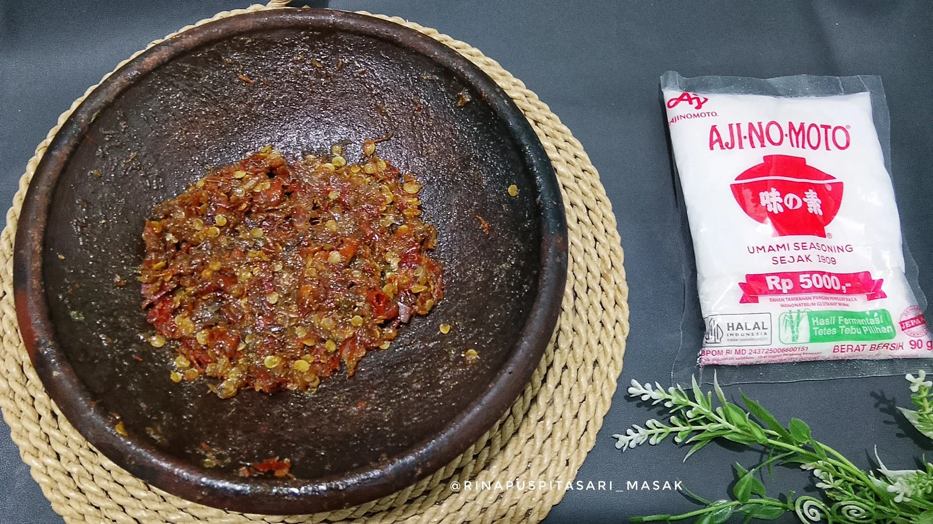 Sambal Pedas Teri Ulek ala AJI-NO-MOTO®