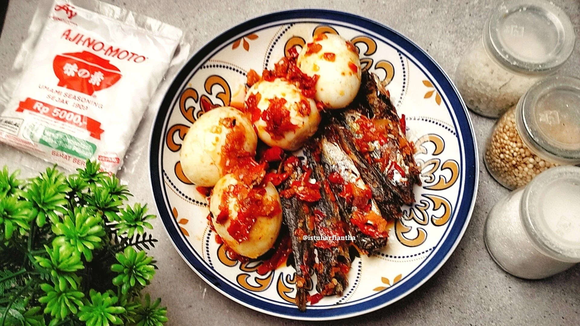 Sambal Telur Ikan Asin Rebus ala AJI-NO-MOTO®