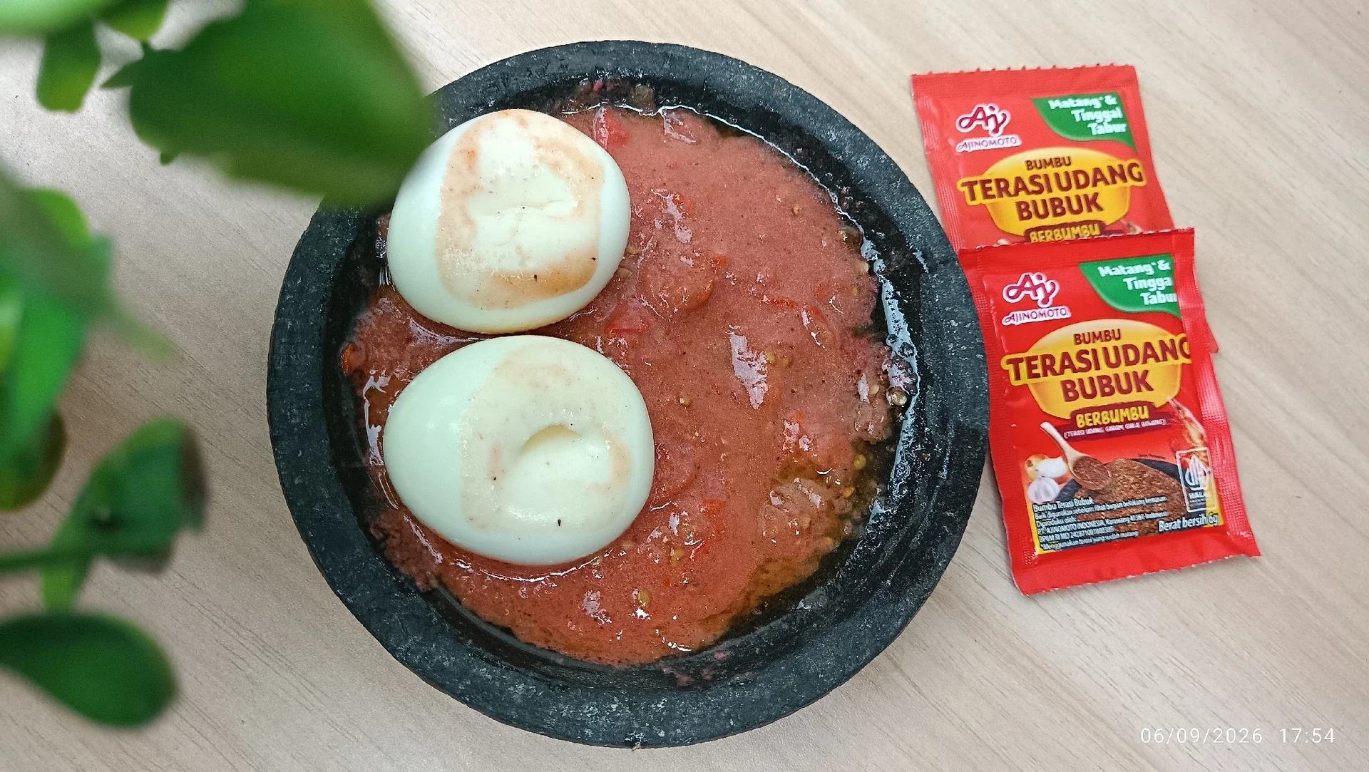 Sambel Terasi Telur Penyet