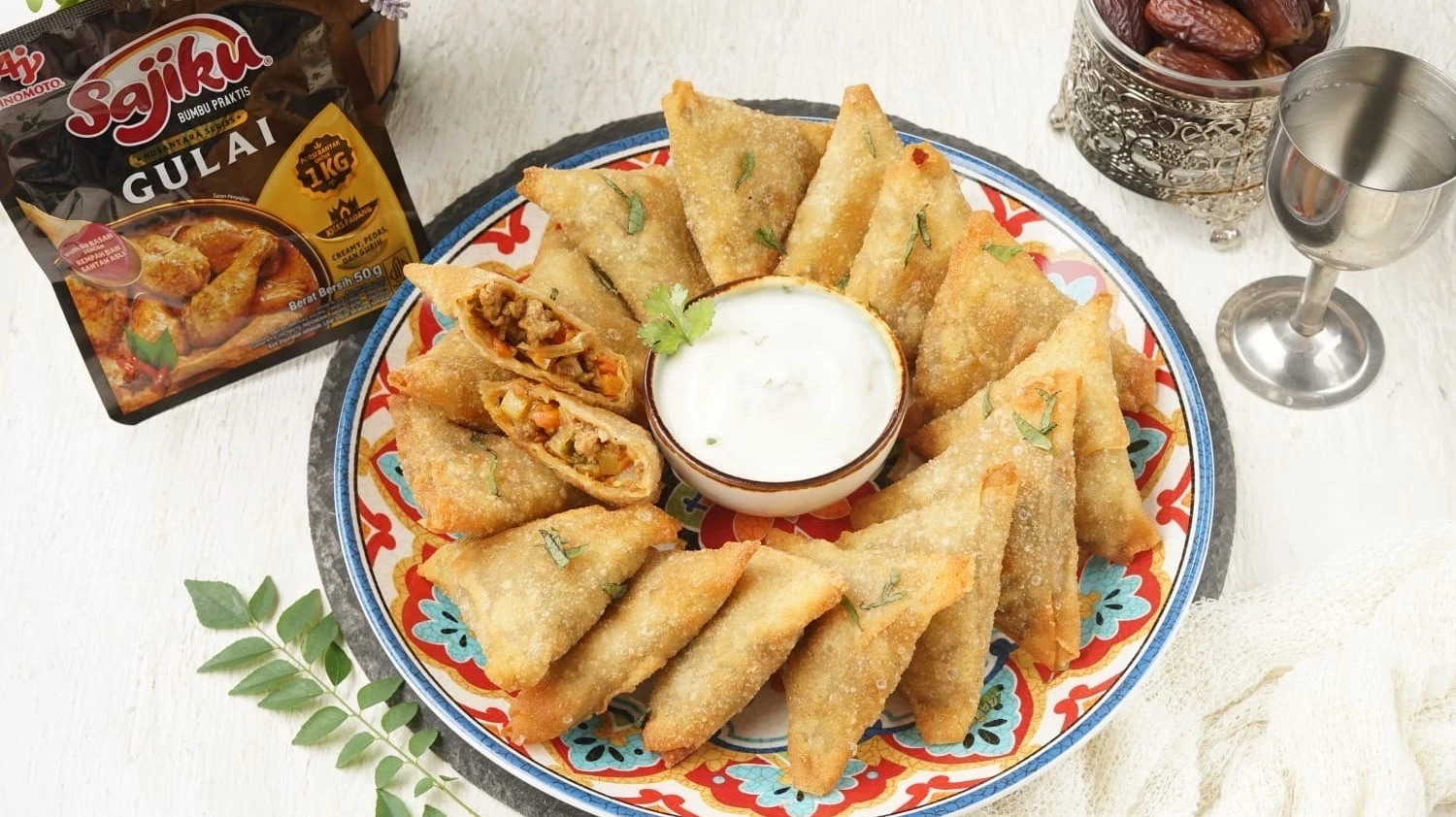 Samosa Gulai Sapi
