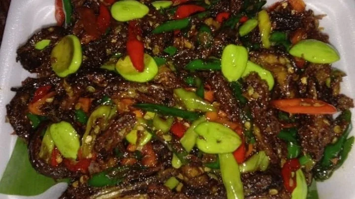 sayur belut cabai hijau dan petai