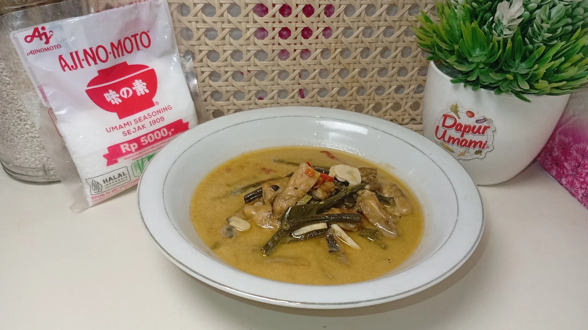 Sayur Tahu Tempe Kuah Santan 