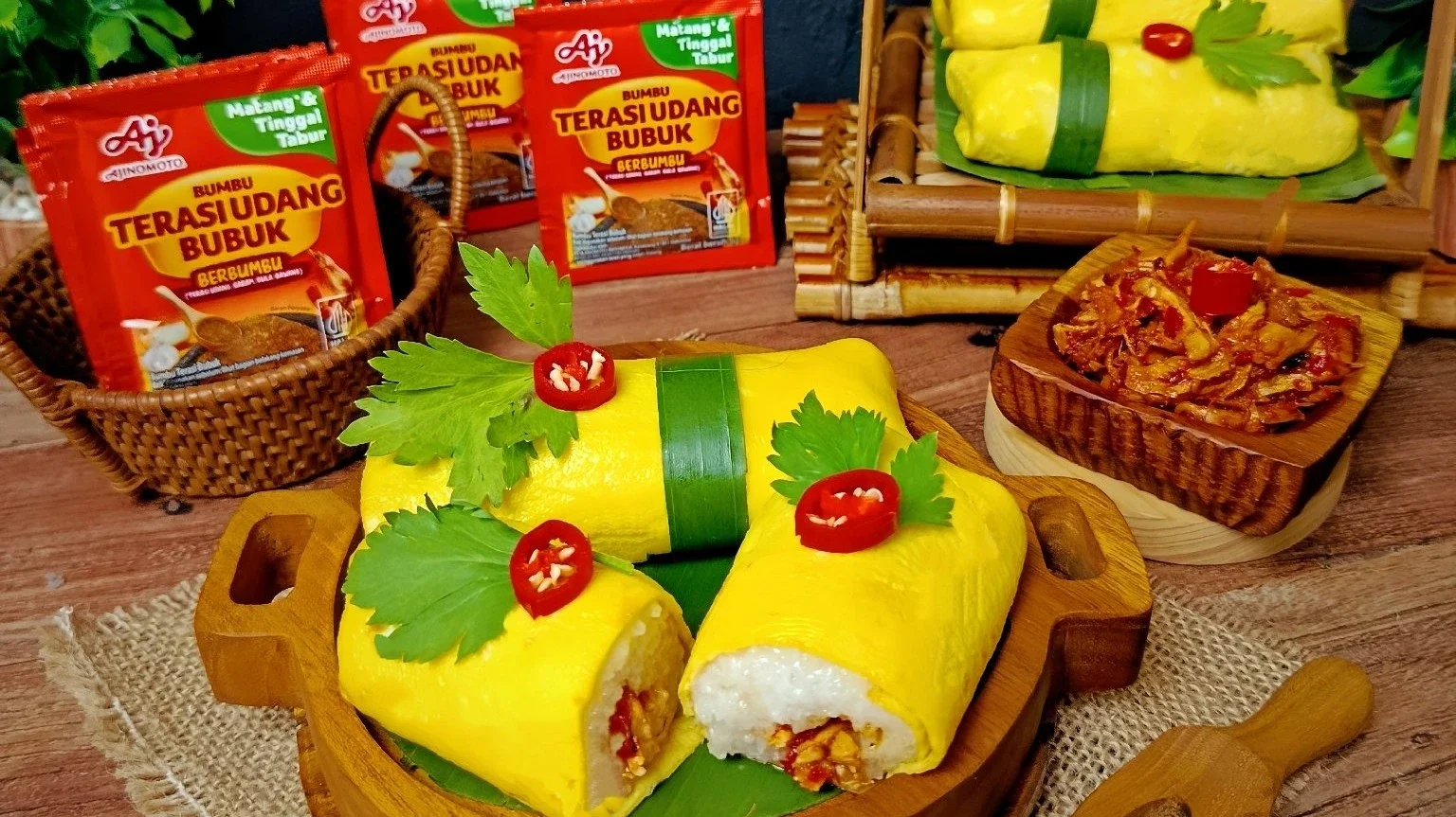 Semar Mendem Ayam Suir Pedas ala Terasi Udang Ajinomoto® 