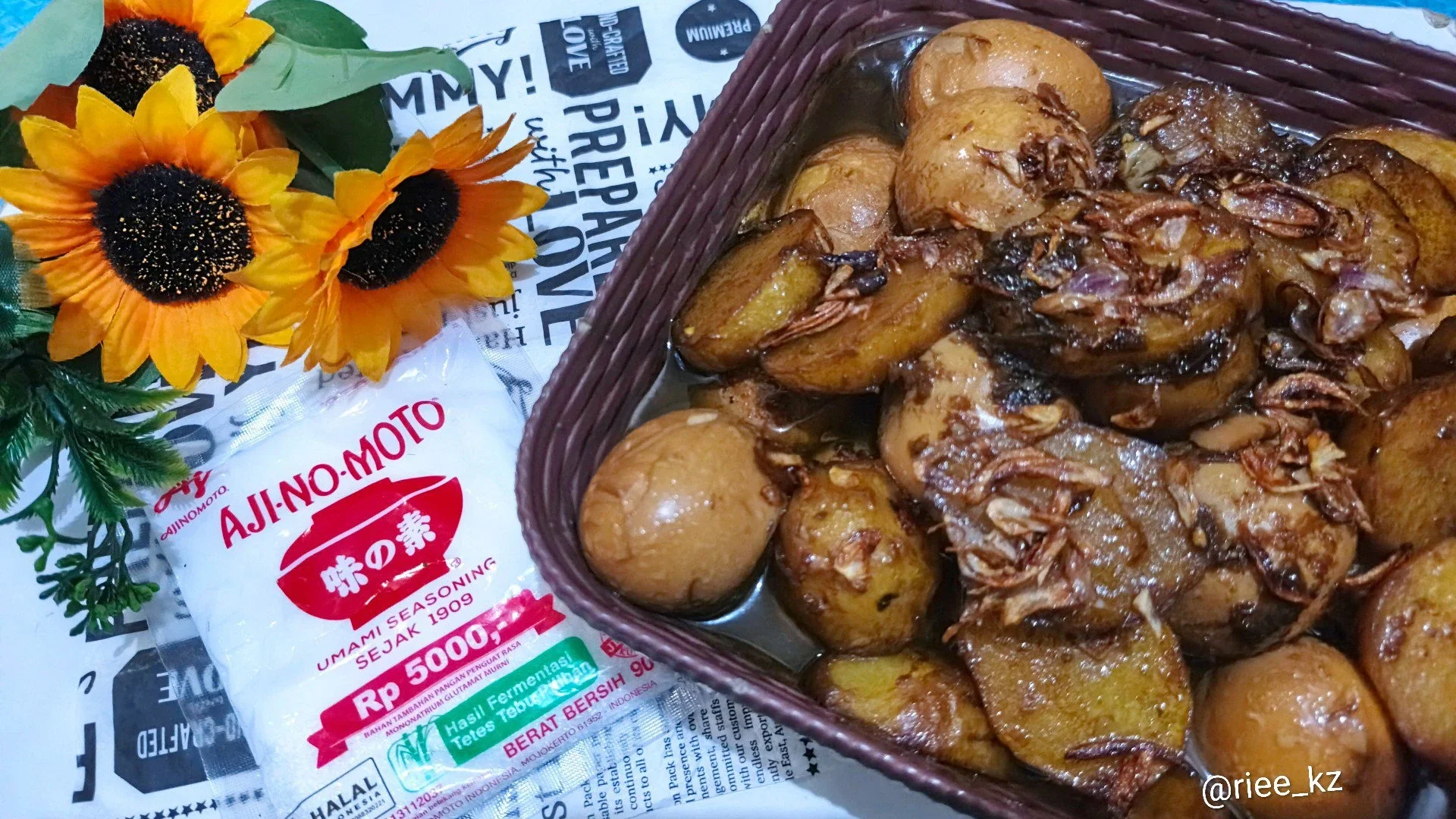 Semur telur kentang ala Ajinomoto 