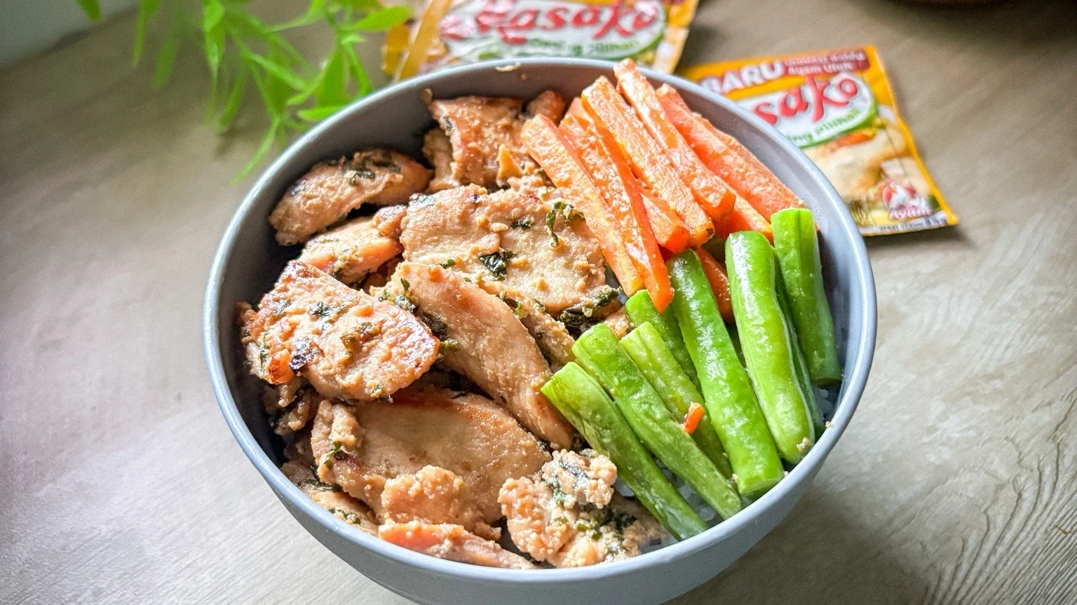 Sesame Dressing Chicken Bowl