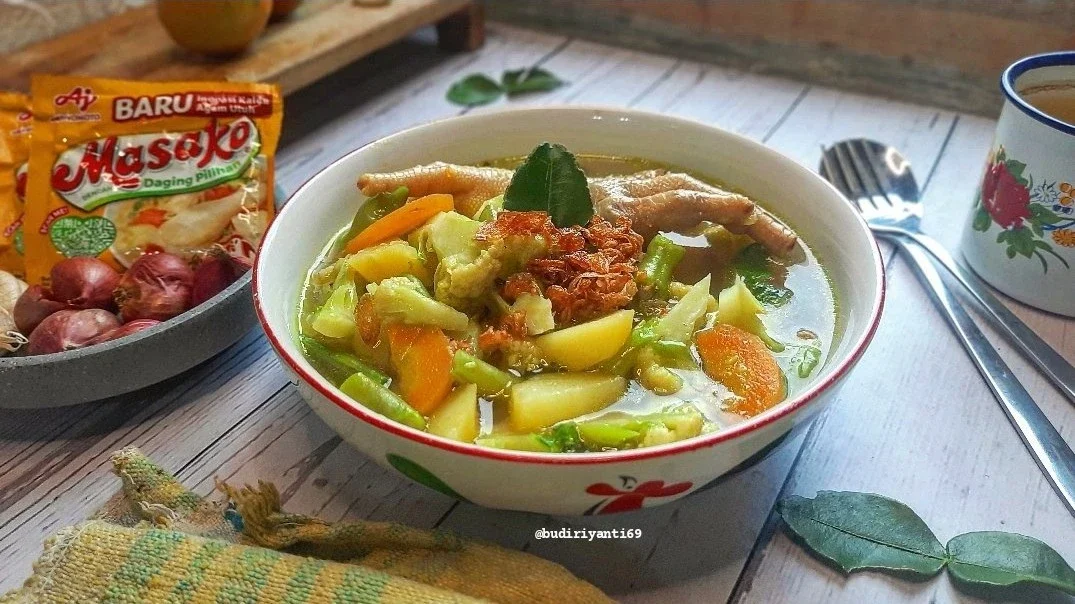 Sop Ceker Kentang Bumbu Soto