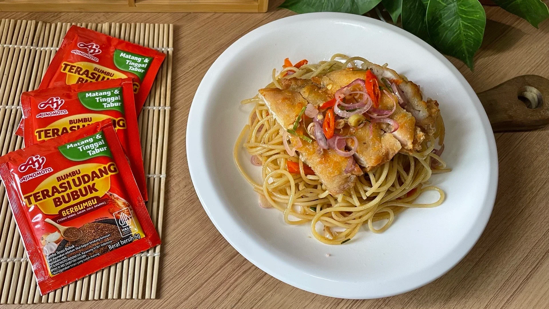 Spaghetti Terasi Ayam Crispy Sambal Matah 