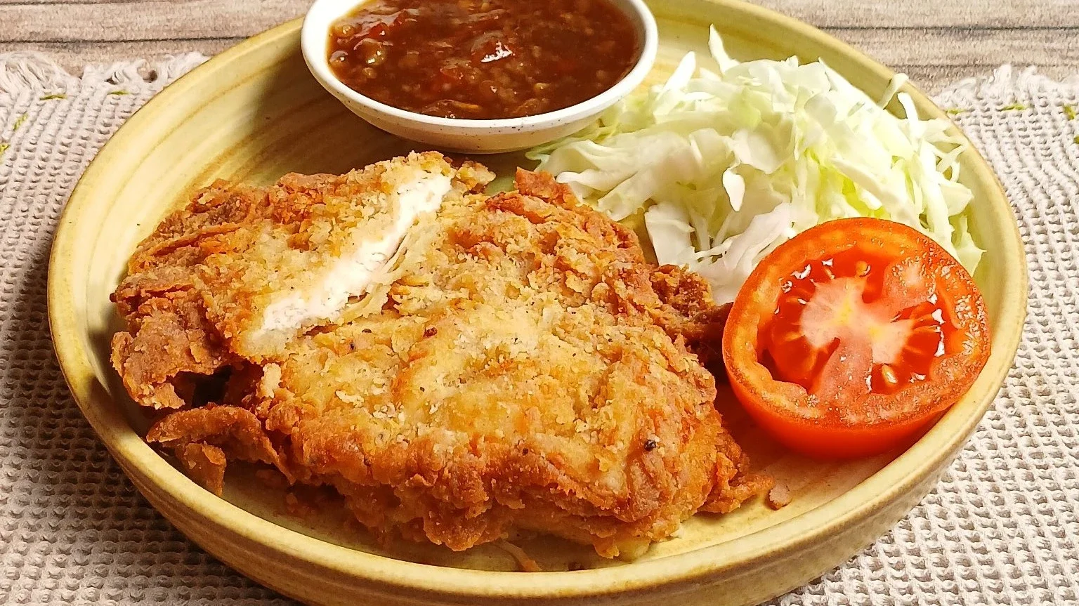 Steak Ayam Crispy Saus Sajiku