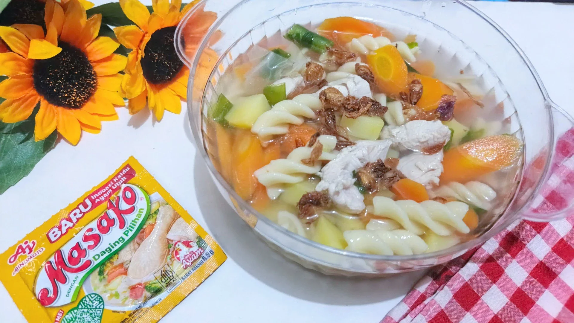 Sup Ayam fillet  Fusili 