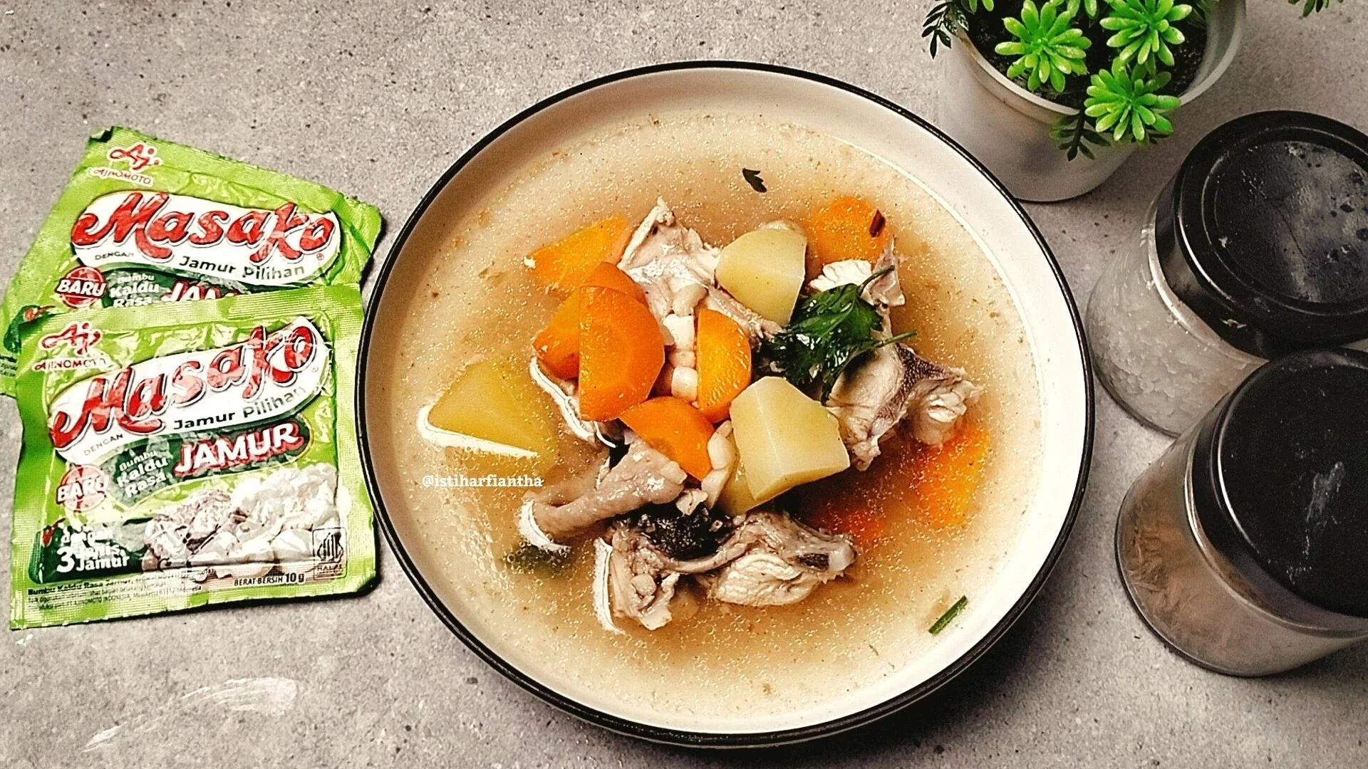 Sup Balungan Ayam Kaldu Jamur ala MASAKO®