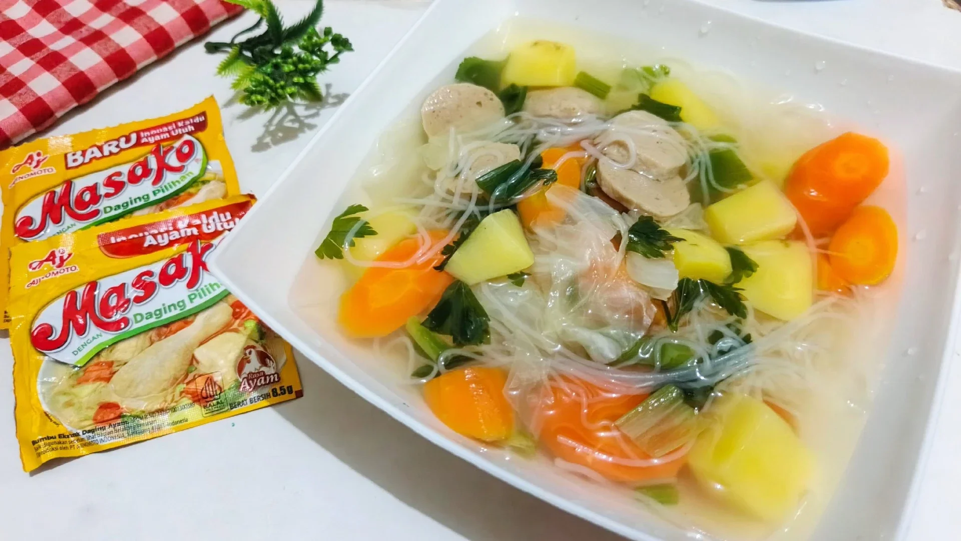 Sup bihun bakso ala masako