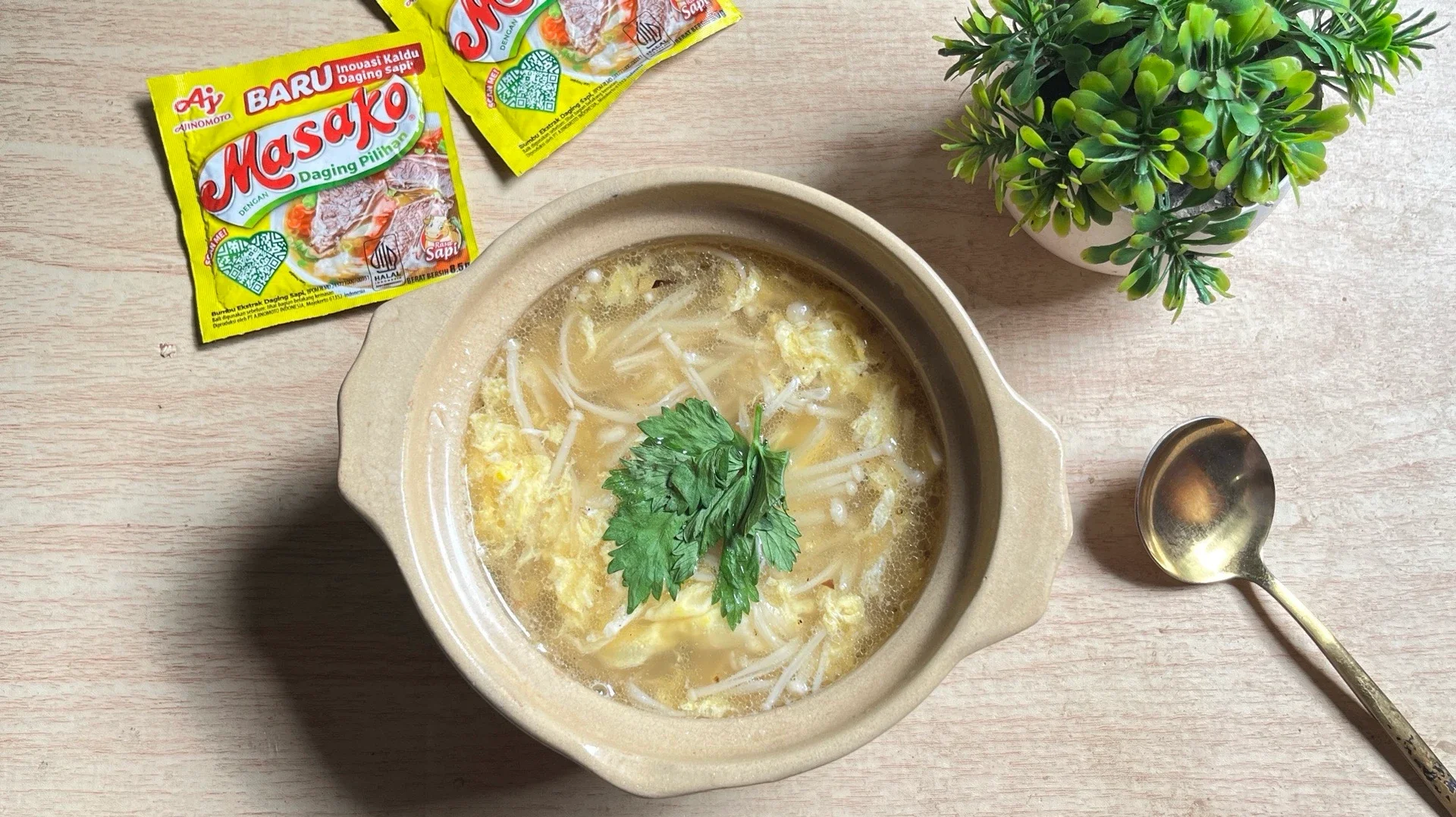 sup enoki telur