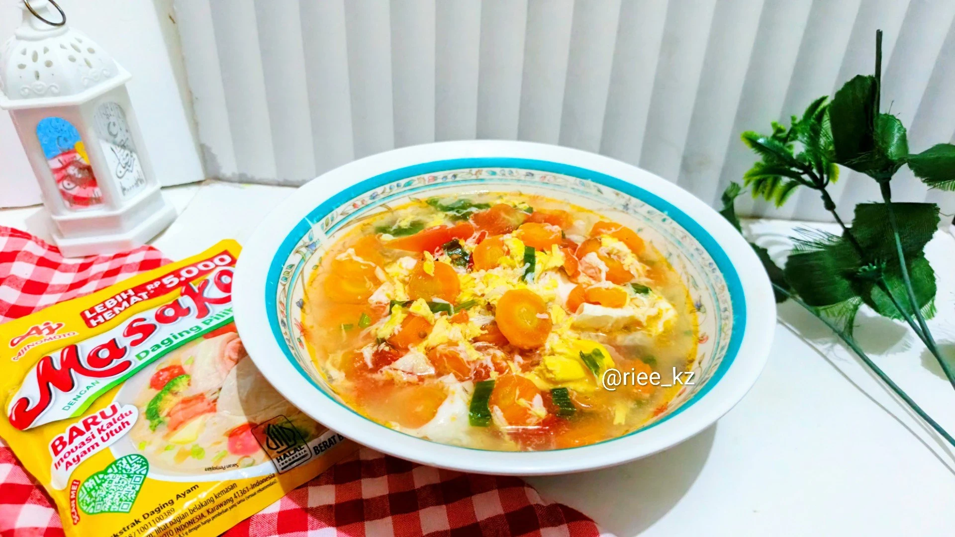 Sup Telur Tomat Wortel ala Masako