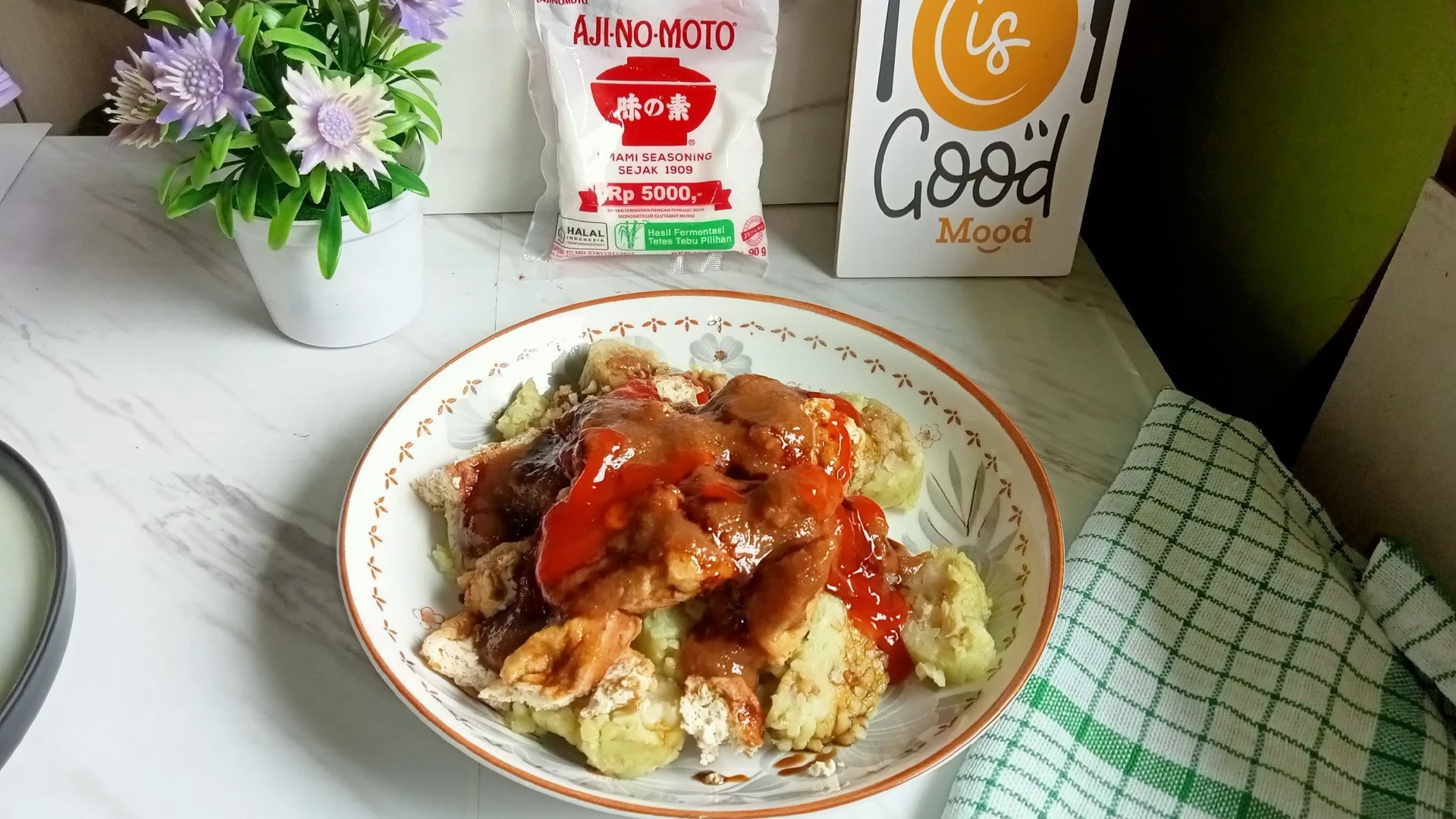 Tahu lontong Bumbu Kacang 