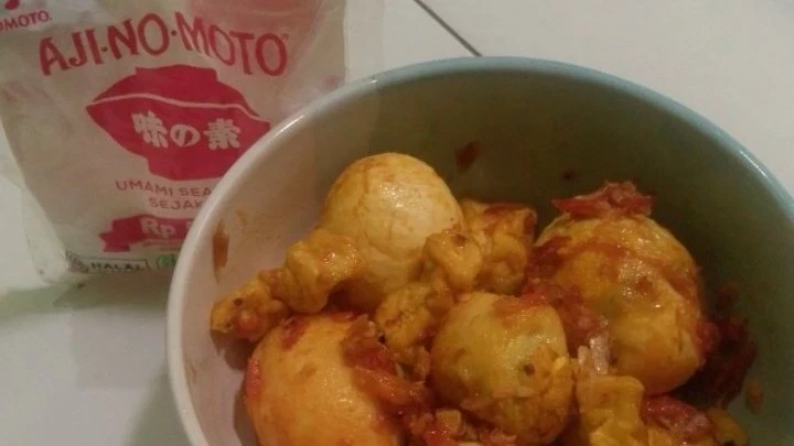 Telor tahu balado