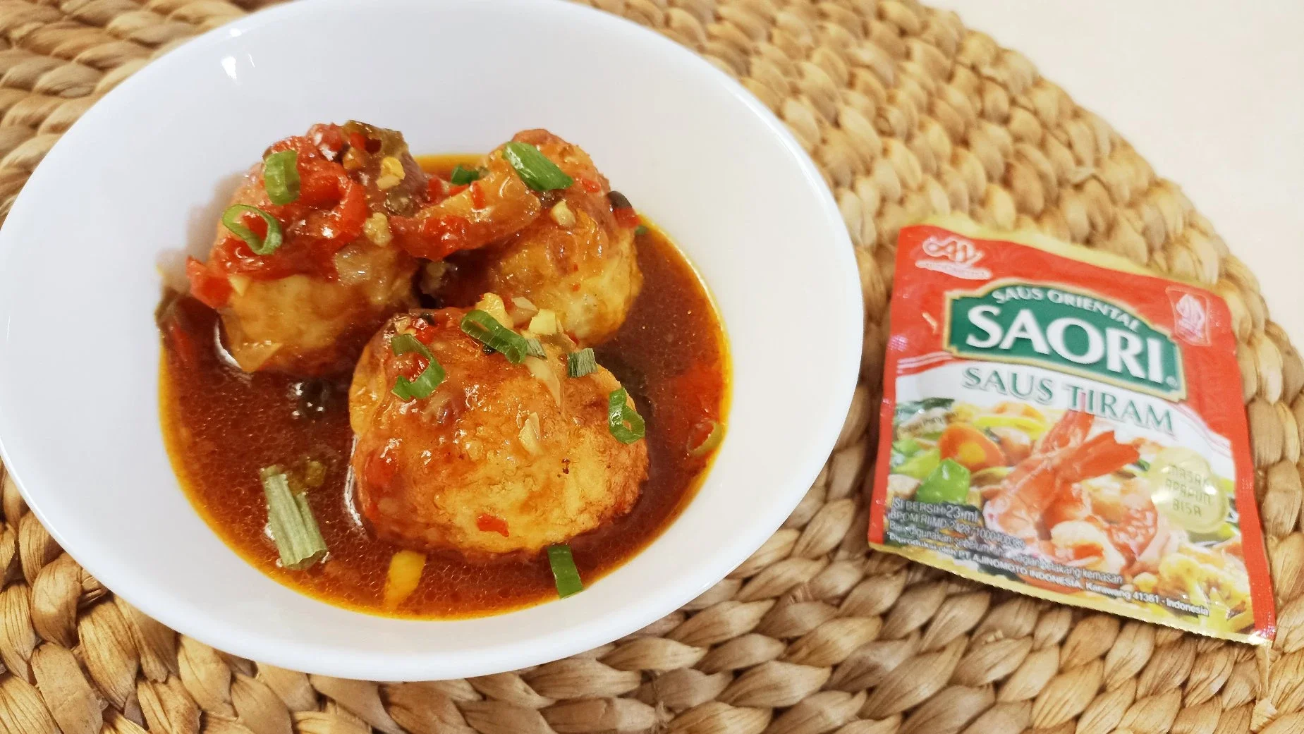 Telur Bulat Saus Padang