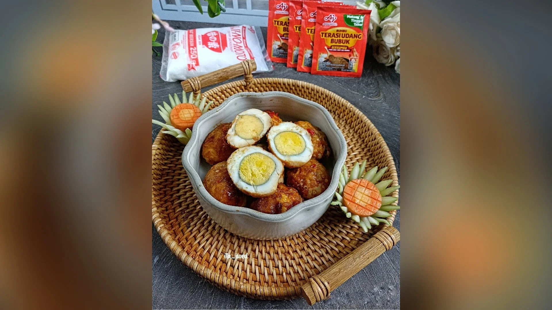 Telur bumbu Terasi