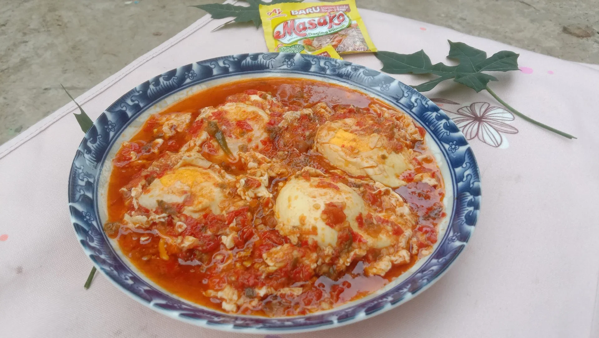 Telur Ceplok Sambal Kuah Merah 