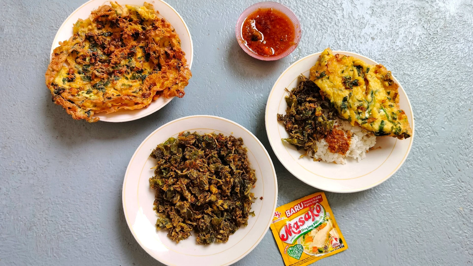 telur dadar berenda dan  bayam goreng crispy #BayamSehatUmami