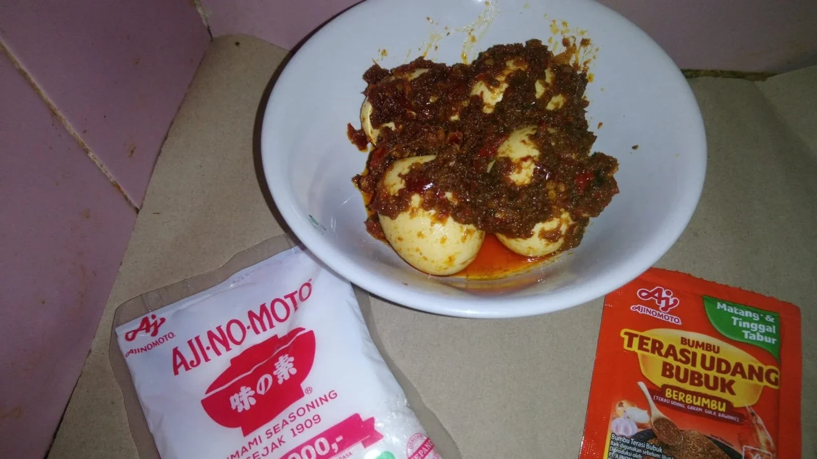 Telur rebus Sambal terasi