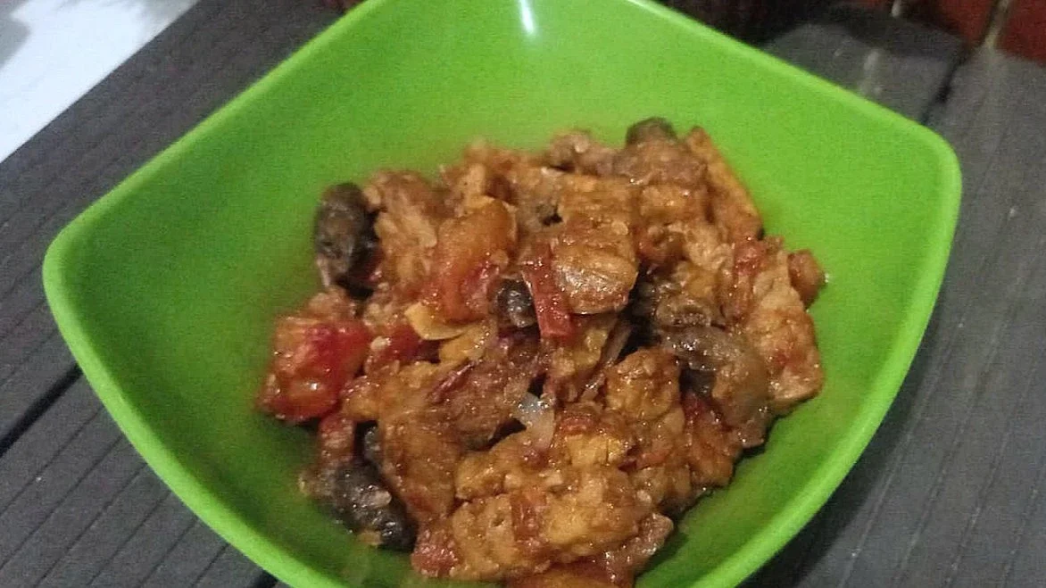 Tempe dan jantung ayam sambal terasi