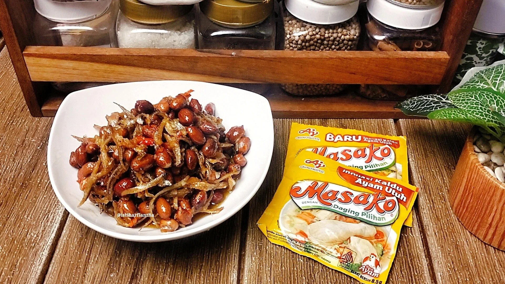 Teri Kacang Tanah Pedas ala MASAKO®